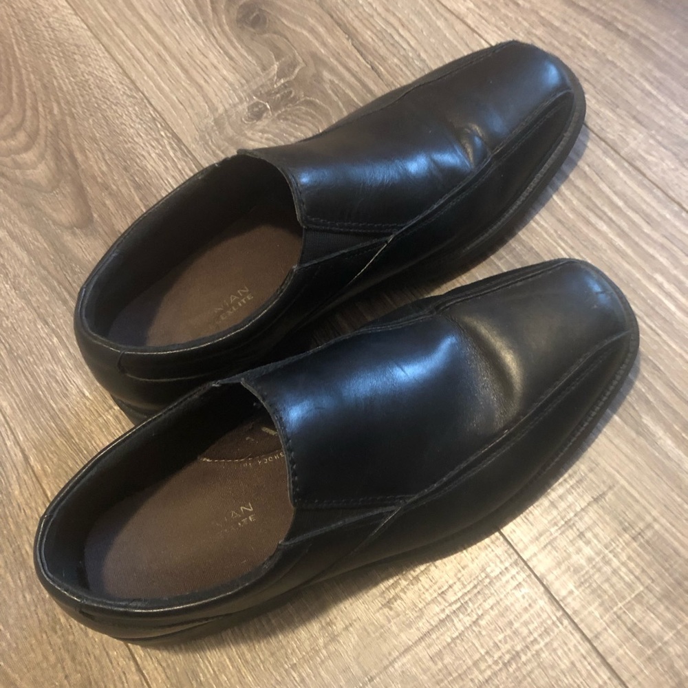 Men’s Bostonian dress shoes